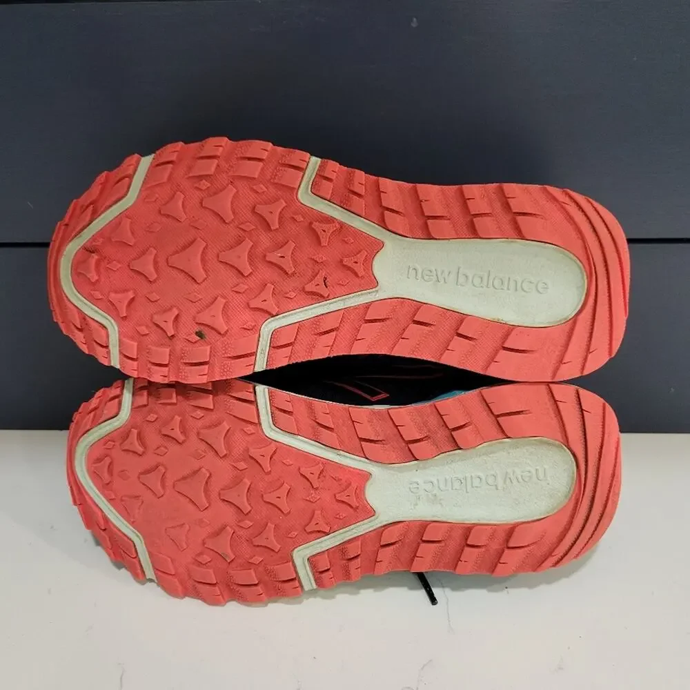 New Balance 690 v1 Trail Running Shoes  Size 8